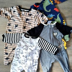 4 Infant Sleepers Size Newborn